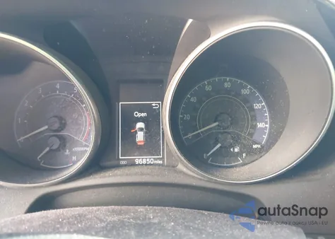 2018 Toyota Corolla Im z USA, uszkodzony, nr VIN JTNKARJE6JJ569012